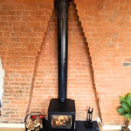 Сasa de vacaciones Vip 3br Grade2 Luxurious Industrial House With Wood Fire, Electric Blinds And Big Cast Iron Windows In The Heart Of The Jq Birmingam