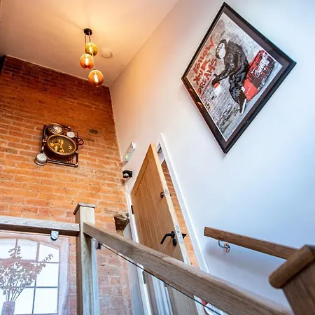 Vip 3br Grade2 Luxurious Industrial House With Wood Fire, Electric Blinds And Big Cast Iron Windows In The Heart Of The Jq Сasa de vacaciones