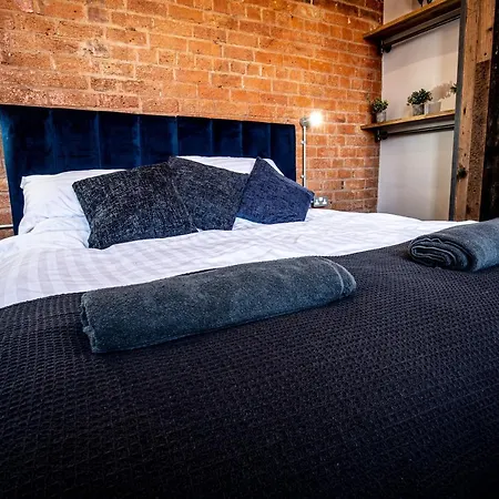 Holiday home Vip 3br Grade2 Luxurious Industrial House With Wood Fire, Electric Blinds And Big Cast Iron Windows In The Heart Of The Jq *