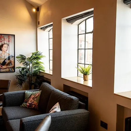 Vip 3br Grade2 Luxurious Industrial House With Wood Fire, Electric Blinds And Big Cast Iron Windows In The Heart Of The Jq Holiday home