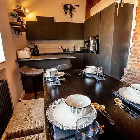 Vip 3br Grade2 Luxurious Industrial House With Wood Fire, Electric Blinds And Big Cast Iron Windows In The Heart Of The Jq