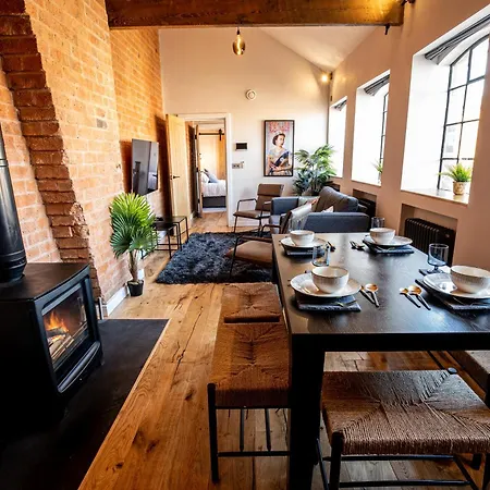 Vip 3br Grade2 Luxurious Industrial House With Wood Fire, Electric Blinds And Big Cast Iron Windows In The Heart Of The Jq Holiday home Birmingham